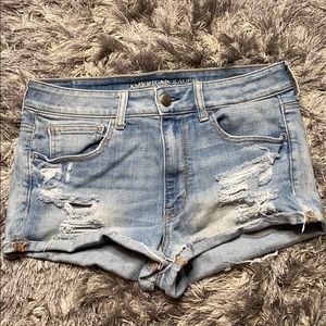 LIGHT DISTRESSED JEAN SHORTS - AMERICAN EAGLE